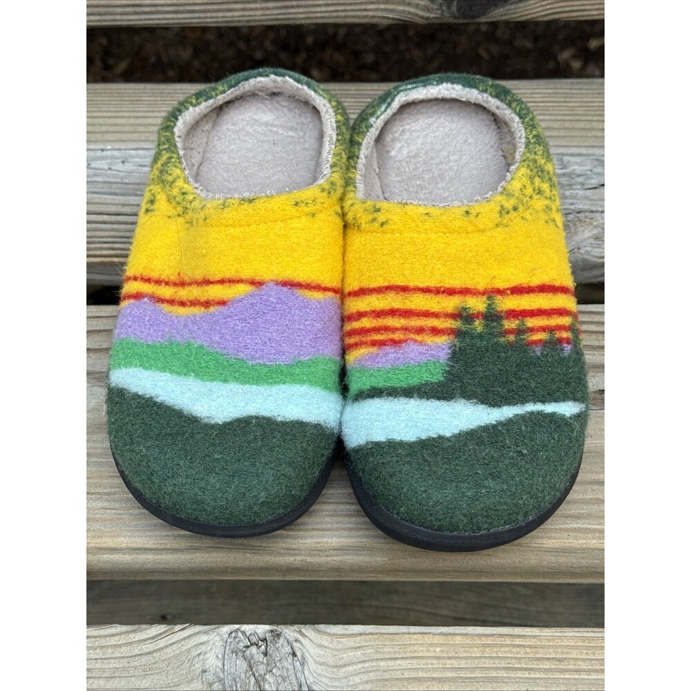 LL Bean Slippers Women’s Size 8 Wool Daybreak Scuff Slip On Colorful Scenic Rare